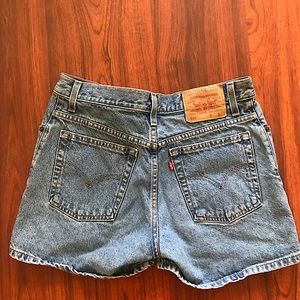 Vintage Levi’s 555 High-Waisted Jean Shorts